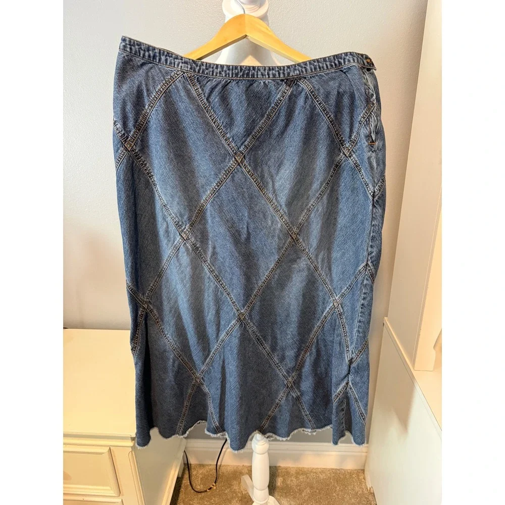 Blue Denim Diamond Seam Midi Skirt Raw Hem Medium Wash Womens Plus Size - Picture 2 of 6